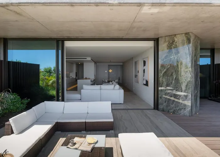 Lyra Lux Penthouse By Lovelystay *