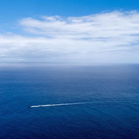 Lyra Lux Penthouse By Lovelystay