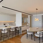 Lyra Lux Penthouse By Lovelystay Apartman