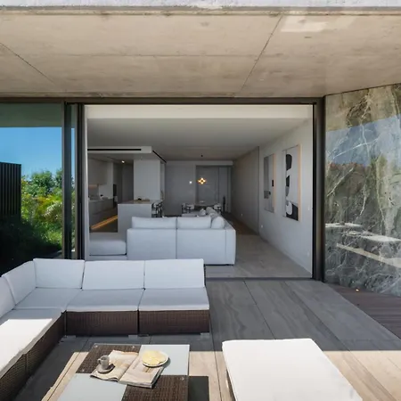 Lyra Lux Penthouse By Lovelystay *