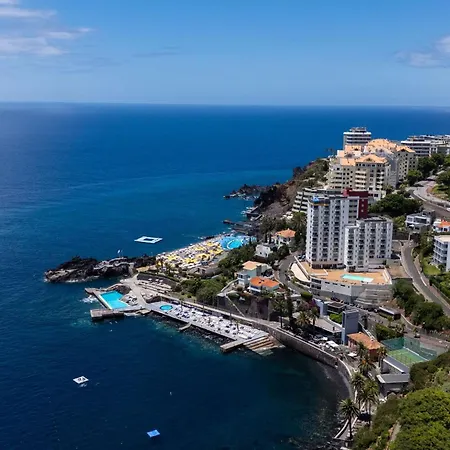 Lyra Lux Penthouse By Lovelystay