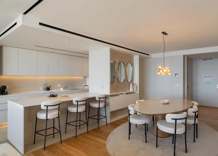 Lyra Lux Penthouse By Lovelystay Apartment